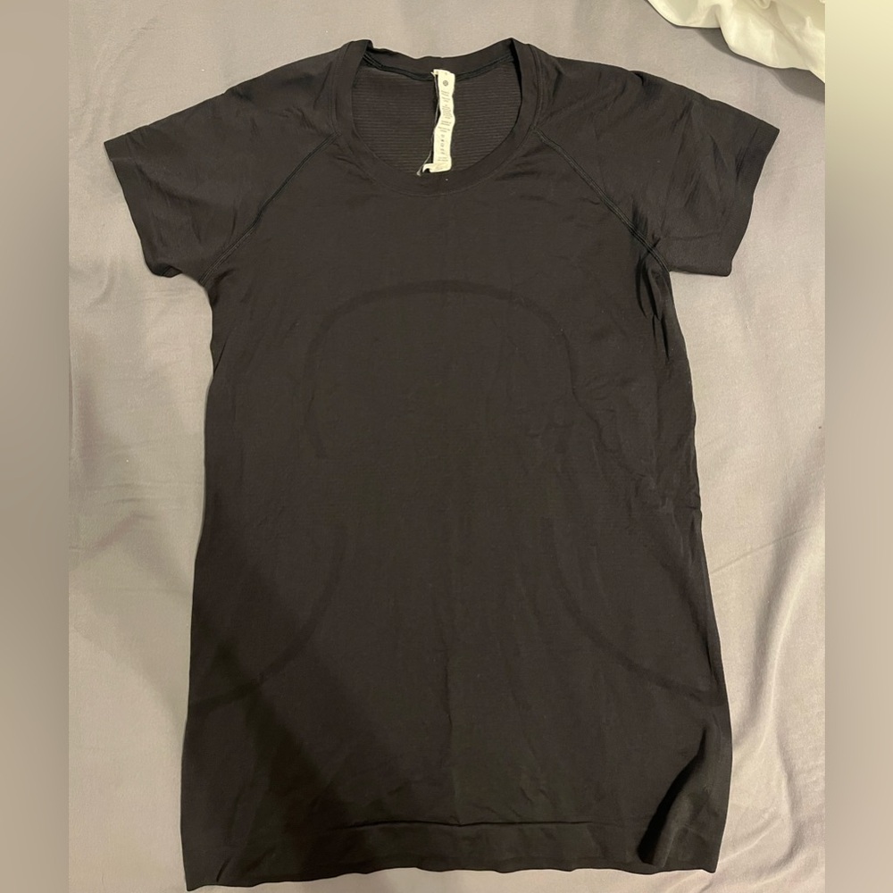 size 8 black lulu swiftly tech, race length